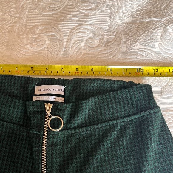 Urban Outfitters Green Cropped Pants - Picture 6 of 10